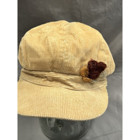The Unbranded Brand Accessories - Beige Corduroy Newsboy Cap with Crochet Heart Accent for Women